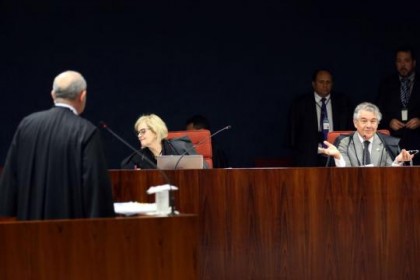Os ministro do STF Rosa Weber e Marco Aurlio Mello durante julgamento do inqurito em que o senador Acio Neves  acusado de corrupo passiva e obstruo de Justia - Jos Cruz/Agncia Brasil