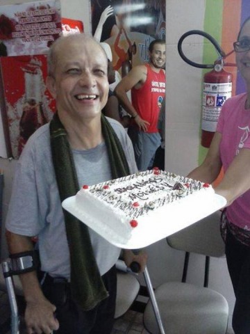 Mois�s Nunes faz campanha para trocar o triciclo por quadriciclo