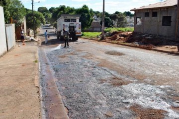 Prefeitura retoma recuperao de ruas na vila So Jorge (a conhecida Vila So Jos)