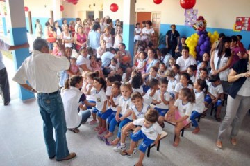 Prefeitura entrega creche da rua Santa Paula