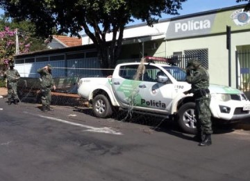 Pol�cia Ambiental apreende redes armadas no Rio do Peixe em Parapu�