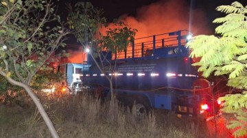 Defesa Civil enfrenta inc�ndios em s�rie na regi�o de Rin�polis e Osvaldo Cruz