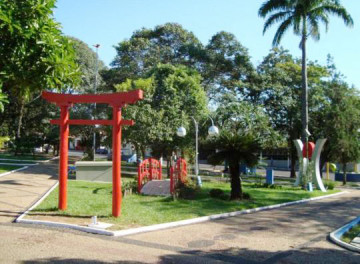 Mulher denuncia agress�o sofrida por ela e pela filha em pra�a de Osvaldo Cruz