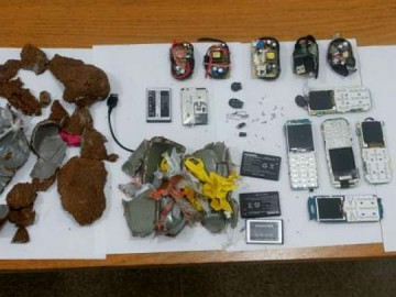 Agentes encontram pedras falsas com celulares no CPP de Pacaembu
