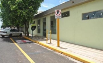 VDEO: Moradores reclamam de falta de remdio para circulao na Farmcia Municipal
