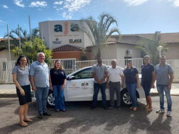 AJA recebe novo ve�culo a partir de emenda do Deputado Ricardo Madalena