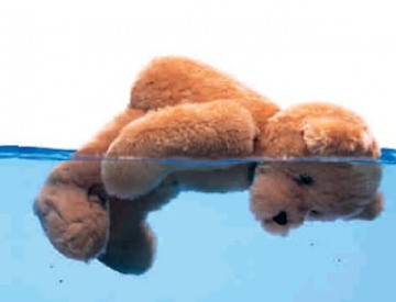 Beb� de 1 ano morre afogado em piscina de casa na zona norte de Mar�lia