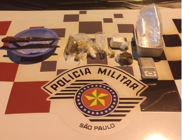 Pol�cia Militar de Osvaldo Cruz apreende drogas em casa abandonada que servia de ponto de venda