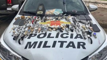 Quadrilha suspeita de assaltar casa em Tup� � presa com rel�gios, celulares e dinheiro na Castello Branco em Tatu�