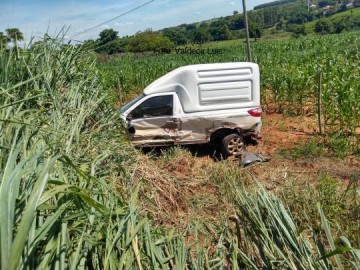 Colis�o entre ve�culos � registrada na vicinal que liga Bastos a Iacri