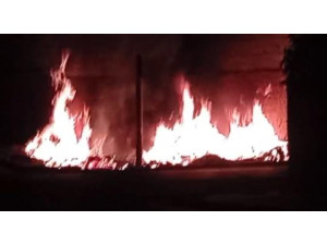 Inc�ndio criminoso atinge dep�sito de lixo em Osvaldo Cruz durante apag�o do domingo passado