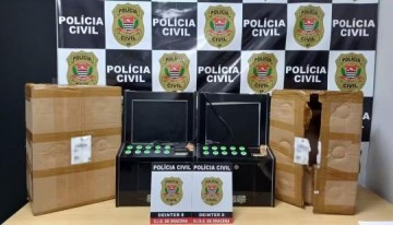 Opera��o policial apreende m�quinas ca�a-n�queis durante cumprimento de mandado de busca em Dracena