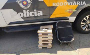 Pol�cia Militar Rodovi�ria apreende 15,600 quilos de maconha na Rodovia Raposo Tavares em Presidente Venceslau