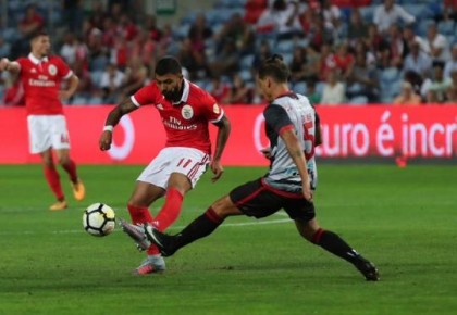 Gabriel em ao pelo portugus Benfica (Foto: Divulgao / Twitter)
