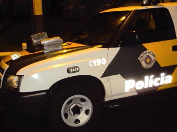 Pol�cia Rodovi�ria encontra 9 kg de maconha em carro