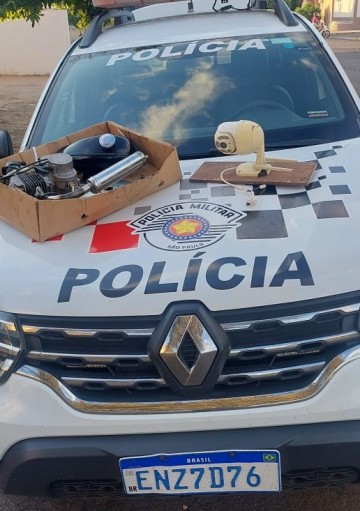Pol�cia Militar de In�bia Paulista recupera objetos furtados e os devolve ao dono